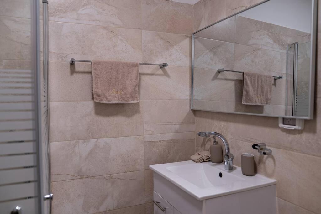 Migdalor Apartment Bagian luar foto